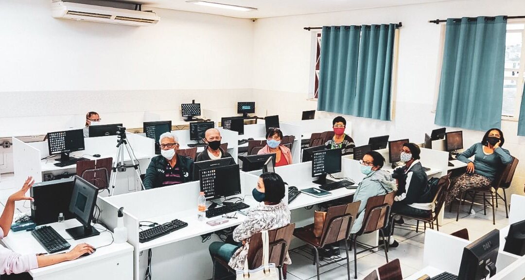 Unasp realiza projeto de inclusão digital para cegos e idosos