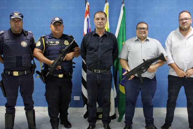 GCM de Embu-Guaçu recebe 2 carabinas; chegarão mais 50 pistolas e 2 fuzis