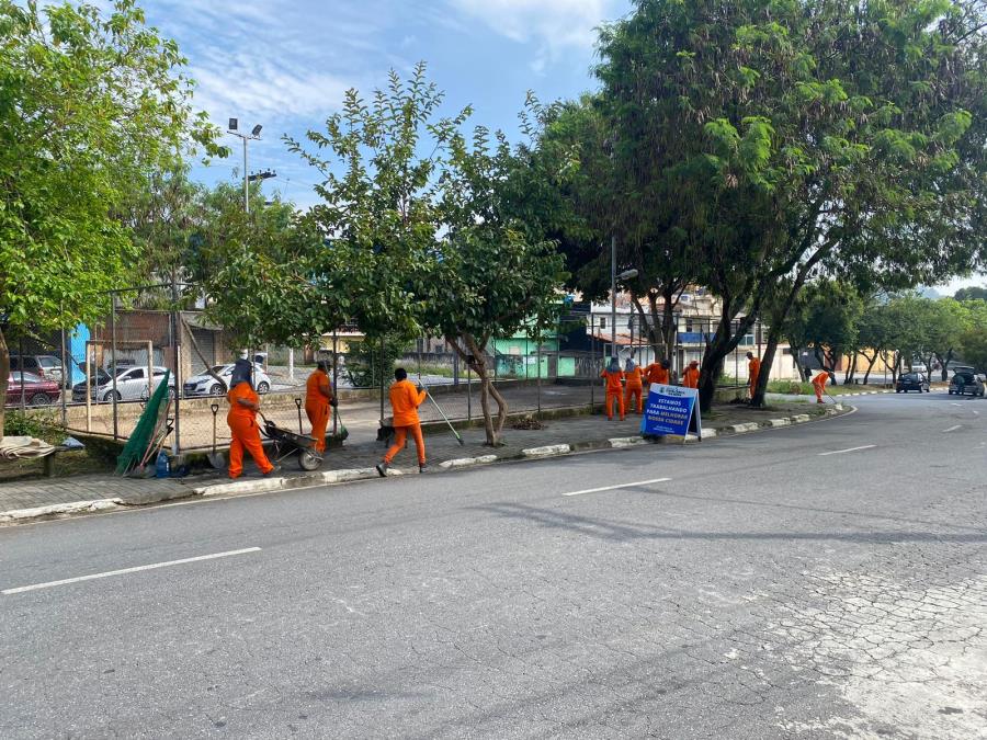 Prefeitura realiza ação de zeladoria no Parque Paraíso