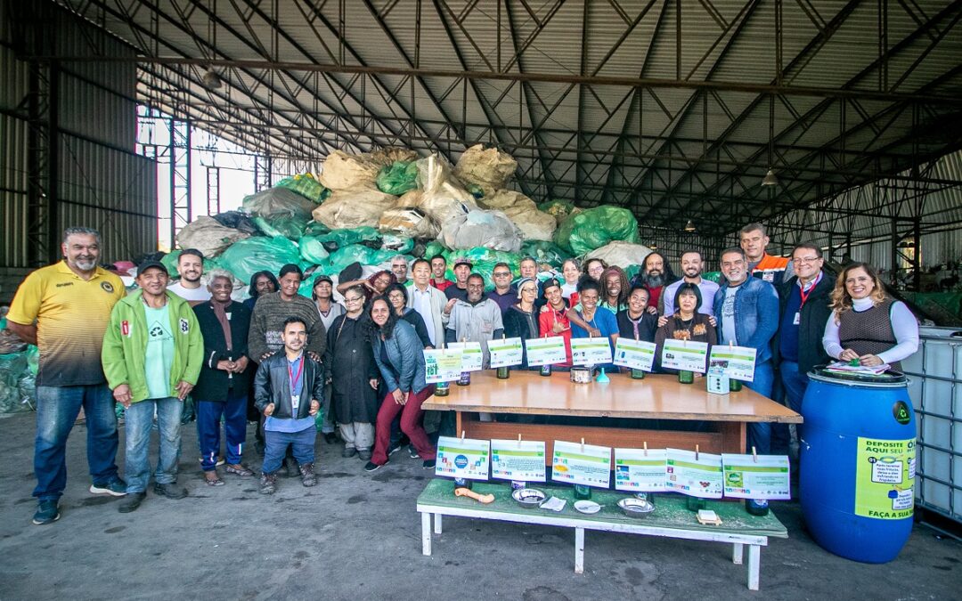 Governo Aprígio e Cooperzagati lançam coleta de óleo de cozinha usado para reciclagem e geração de biodiesel