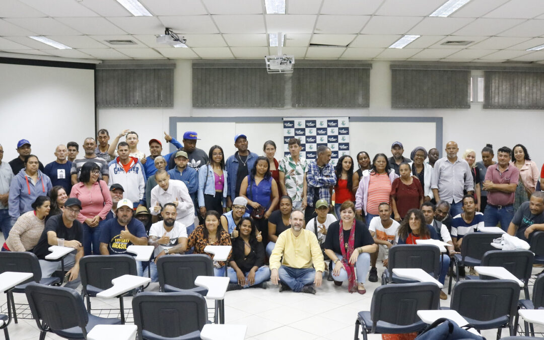 Integrantes da Frente de Trabalho participam de curso sobre Empreendedorismo