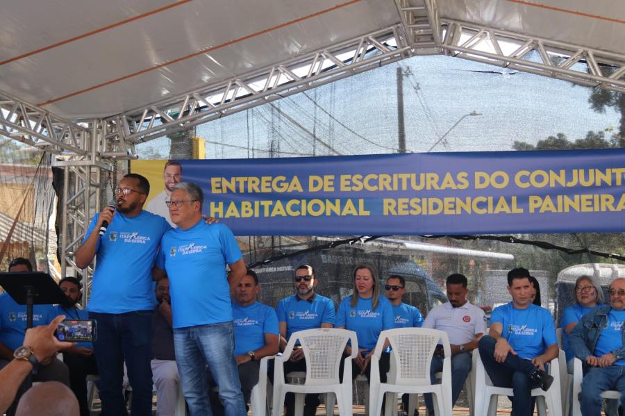 ‘Prefeitura em Movimento’ entrega escrituras e leva serviços ao Jacira
