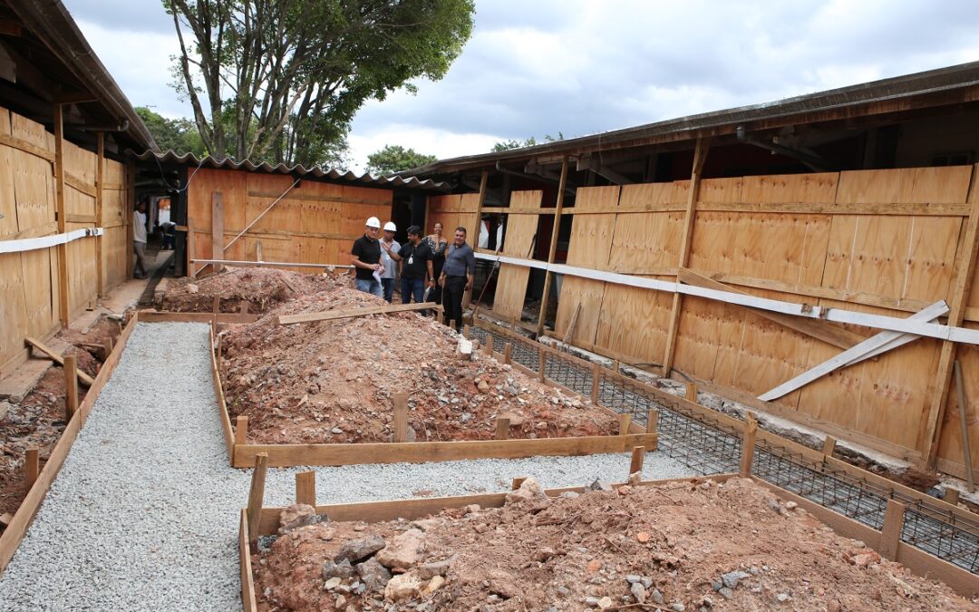 Secretários de Taboão da Serra acompanham obras derevitalização e ampliação da EMEB Paulo Freire