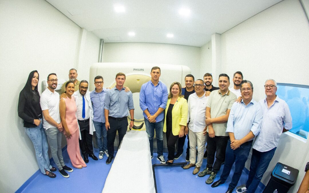 Prefeito de Taboão Engenheiro Daniel entrega aparelho detomografia no Pronto-Socorro e Maternidade Antena