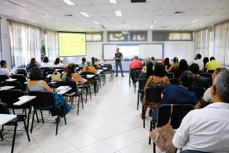 Reunião sobre ‘Documentos 2025’ aborda planejamento e avaliações na Educação