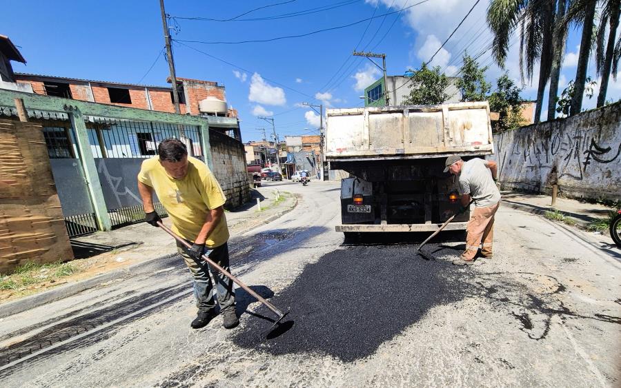 Estrada Abias da Silva recebe grande trabalho de melhoria