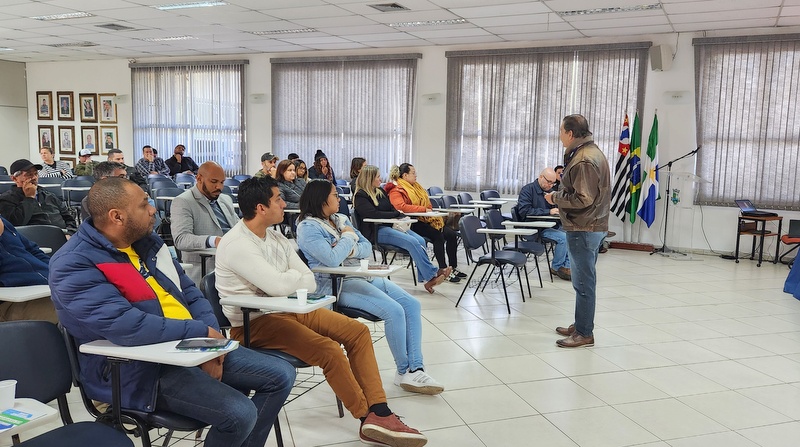Palestra sobre linhas de crédito reúne empreendedores do município