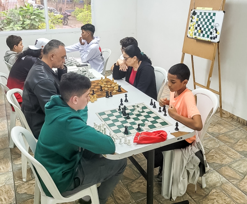 Secretaria de Esportes oferece aulas gratuitas de xadrez
