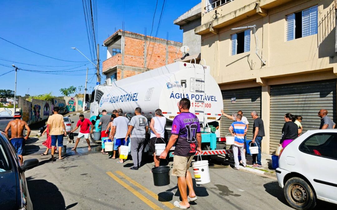 Após reparo na adutora, abastecimento começa a se normalizar em Itapecerica da Serra