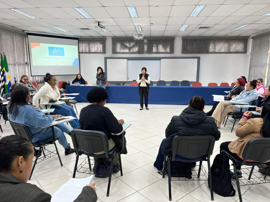 Secretaria de Educação promove capacitação sobre Desenvolvimento Atípico para cuidadores da rede municipal