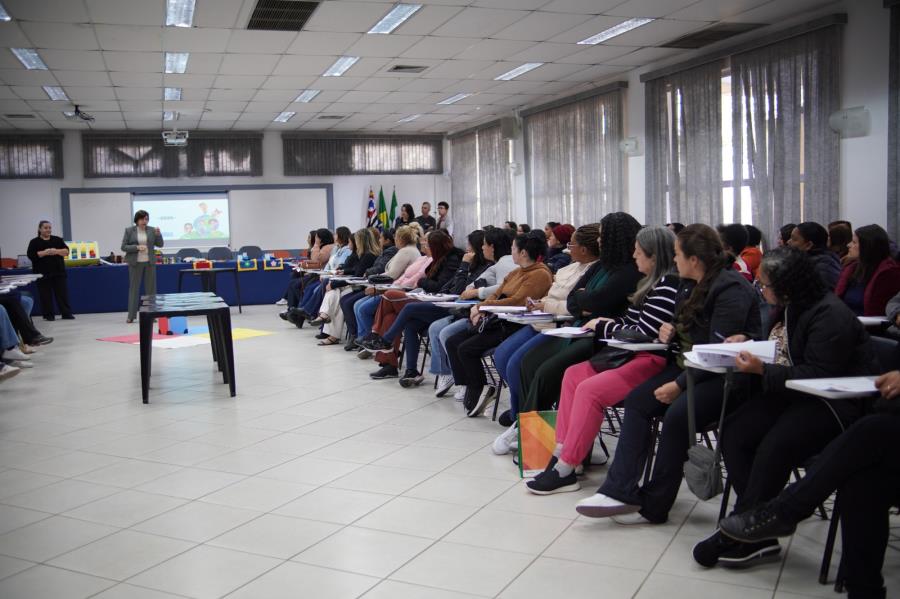 Secretaria de Educação promove capacitação para profissionais da Educação Infantil