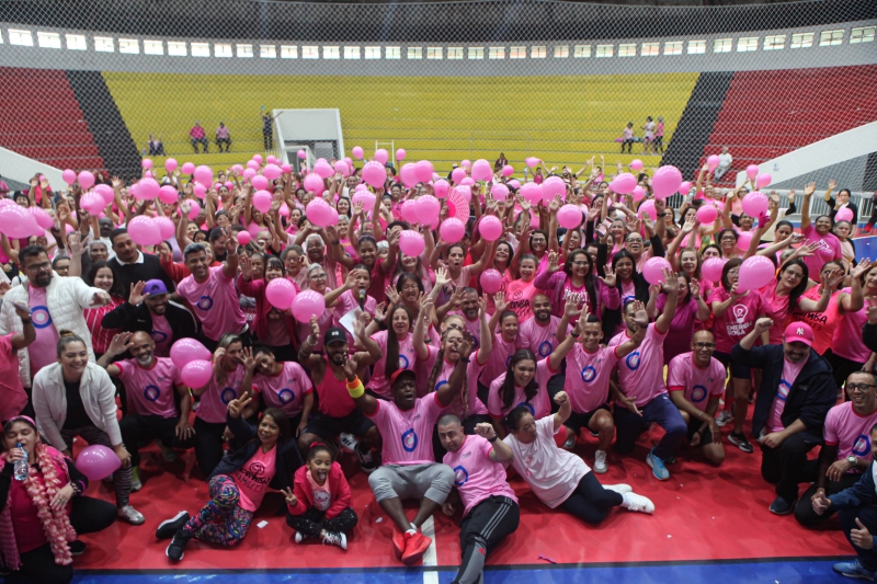 Aulão Outubro Rosa encerra mês de conscientização com energia, movimento e mensagens de prevenção