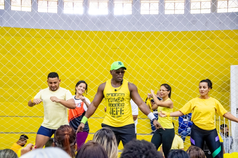 Secretaria de Esportes e Lazer promoveu Aulão Outubro Rosa no Ginásio Ayrton Senna