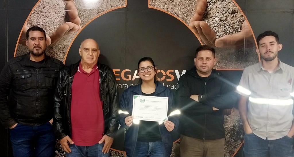 Prefeitura de Itapecerica da Serra entrega Certificado Selo Verde à empresa Votorantim