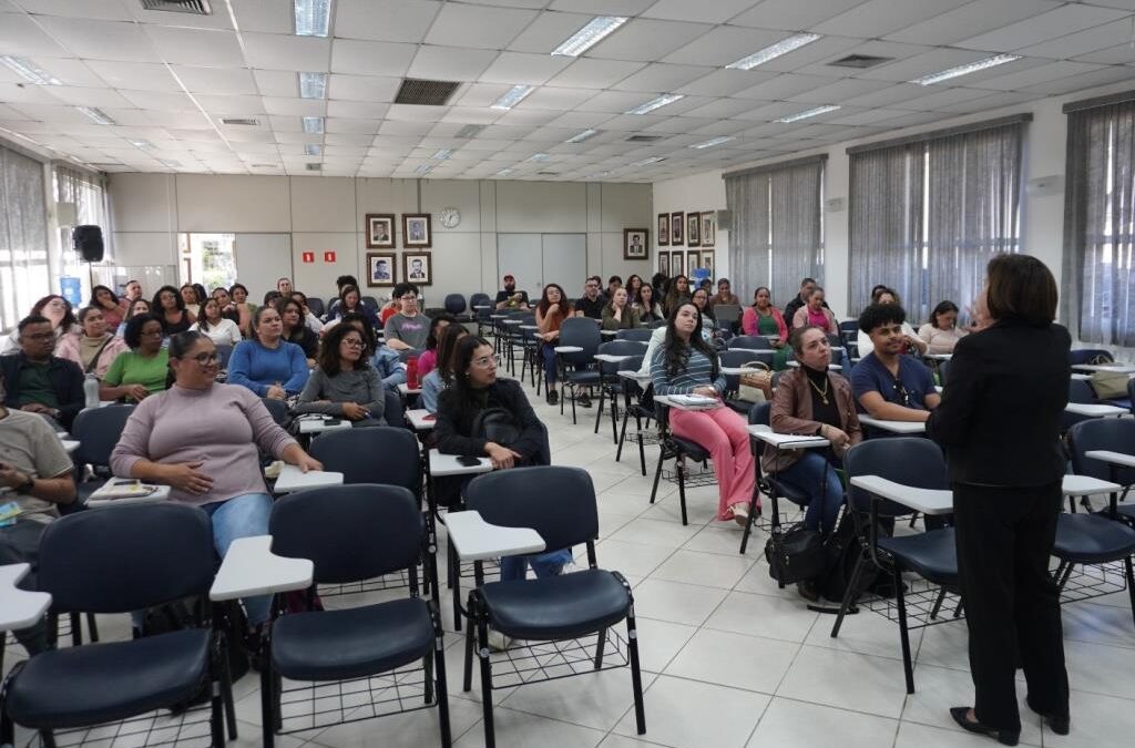 Secretaria de Educação oferece orientações pedagógicas para profissionais ingressantes do quadro do magistério de Itapecerica da Serra