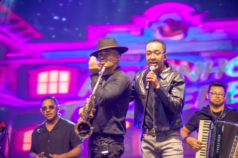 Último final de semana do Arraial da Arena terá Manu Bahtidão, Ju Marques, MC GP, Grupo Casa Nossa, Vou Pro Sereno, Meno K e muito mais