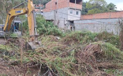 Operação preventiva no Itaquaciara e Jd. Pelúcio prepara Itapecerica da Serra para o período de chuvas