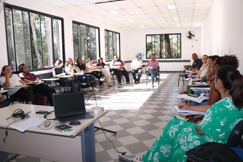CMDCA realiza reunião para discutir ações de proteção aos direitos de crianças e adolescentes