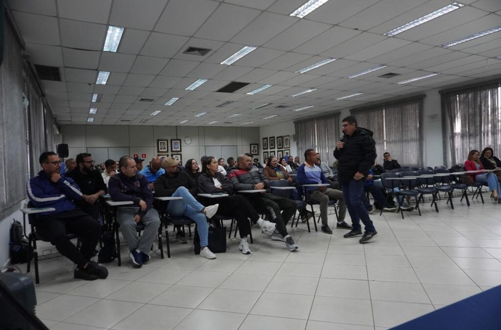 Esporte como ferramenta de inclusão é tema de formação pedagógica com professores de Educação Física