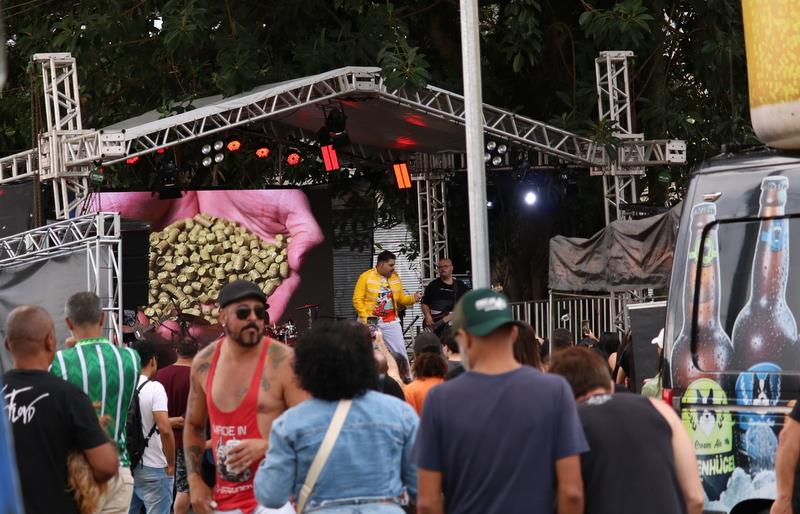 13º Encontro de Cervejeiros reúne cerveja, gastronomia e rock na Praça da Fonte